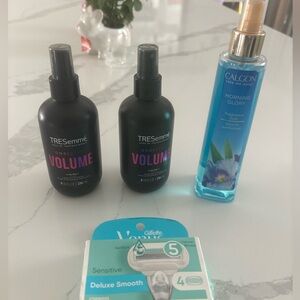 Volumizing spray (2)
Full size spray
Venus replacement razors 
All NEW*